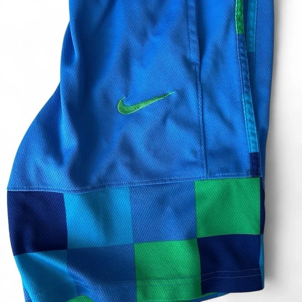 Nike Boys’ Athletic Shorts | Size L | Blue Color Block Plaid Vibe